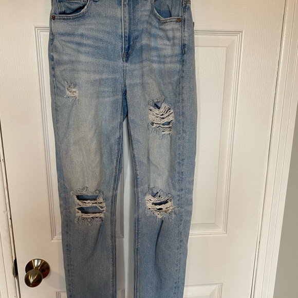 American Eagle Outfitters Light Blue Distressed Straight Leg Jeans - Picture 2 of 10